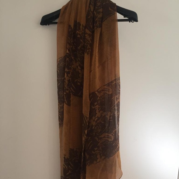 Woman’s Print Chiffon Scarf - Picture 3 of 3